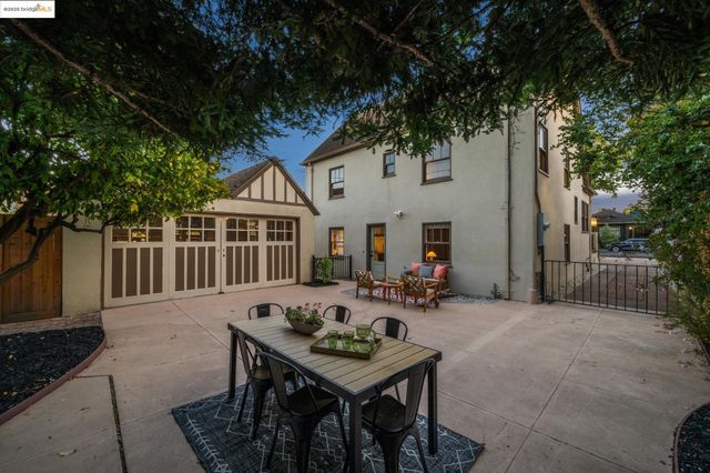 2823 Central Ave, Alameda, CA 94501