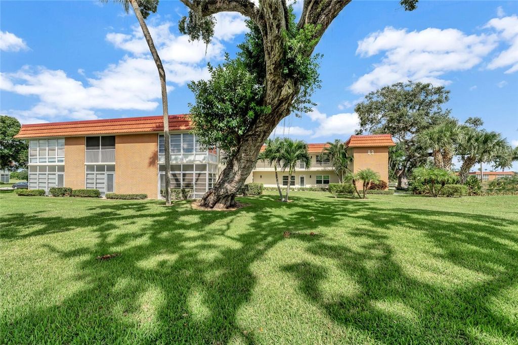 83 Crooked Tree Lane 102, Vero Beach, FL 32962