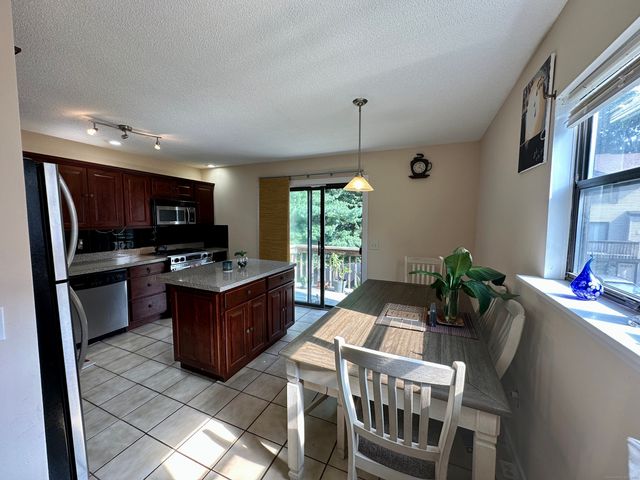 15 Crest Street B13, West Haven, CT 06516