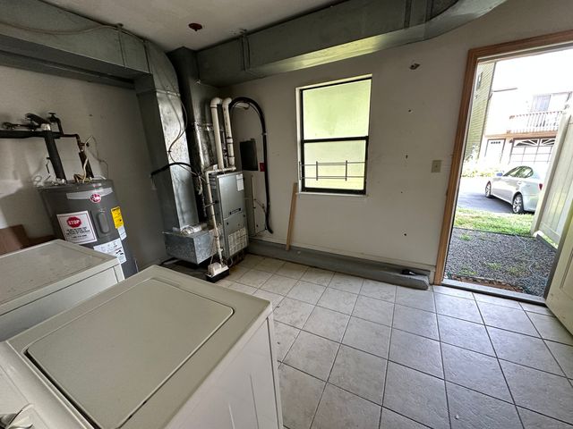 15 Crest Street B13, West Haven, CT 06516