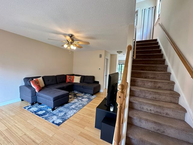 15 Crest Street B13, West Haven, CT 06516