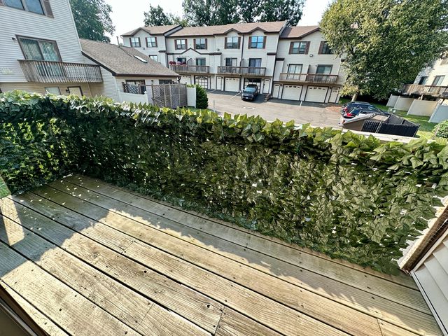 15 Crest Street B13, West Haven, CT 06516