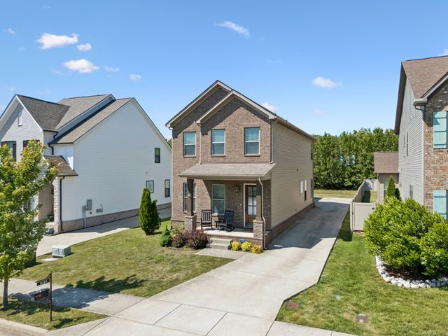 1649 Brockton Ln, Nashville, TN 37221