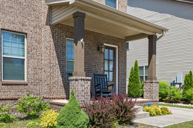 1649 Brockton Ln, Nashville, TN 37221