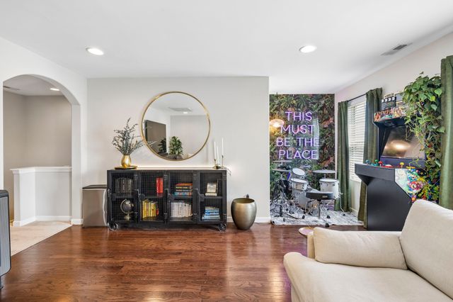 1649 Brockton Ln, Nashville, TN 37221