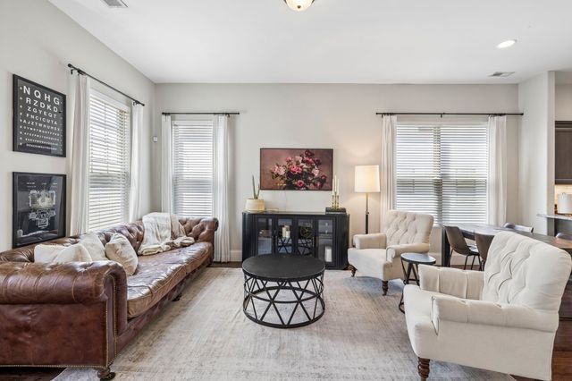1649 Brockton Ln, Nashville, TN 37221