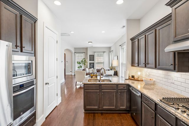 1649 Brockton Ln, Nashville, TN 37221
