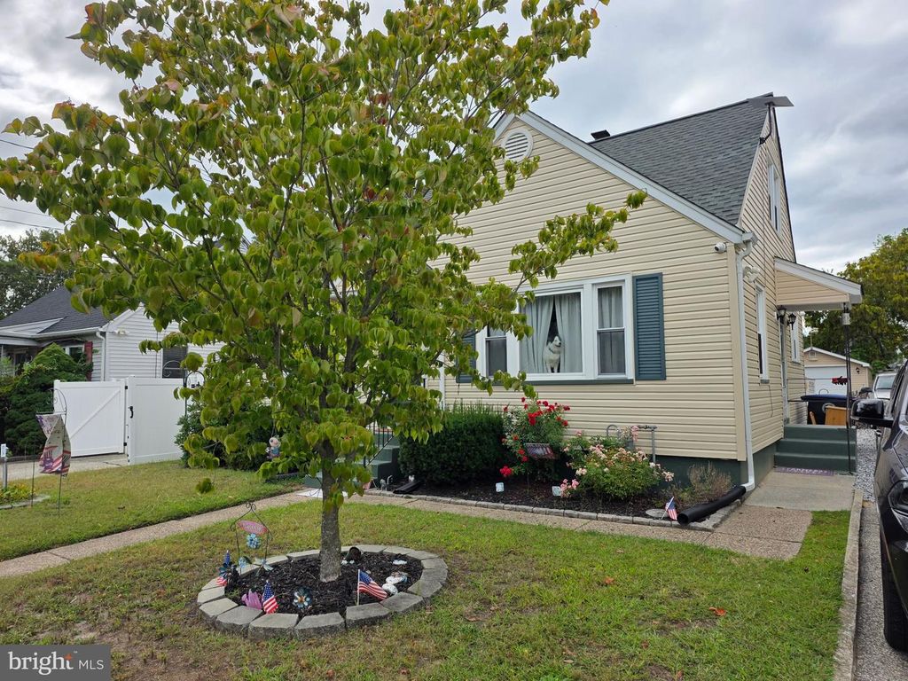 104 W ELM AVE, Lindenwold, NJ 08021