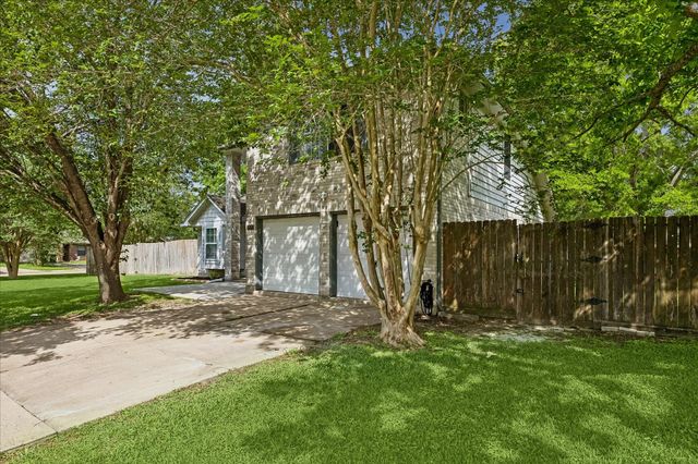 3210 Fox Run Drive, Alvin, TX 77511