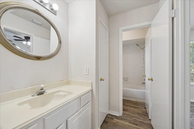 3210 Fox Run Drive, Alvin, TX 77511
