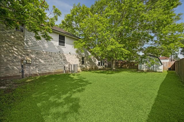 3210 Fox Run Drive, Alvin, TX 77511