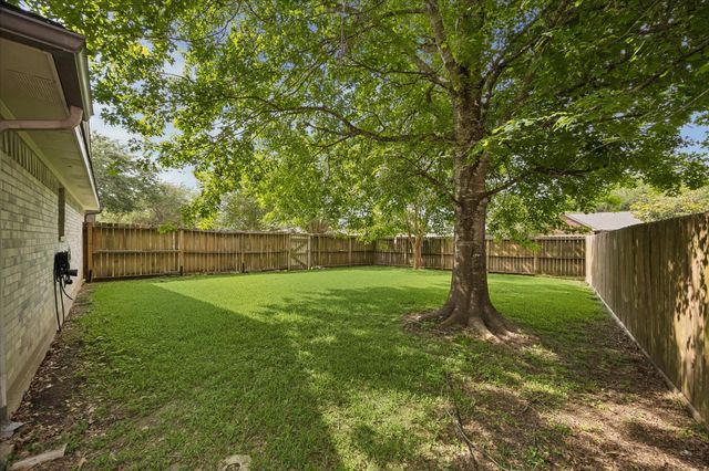 3210 Fox Run Drive, Alvin, TX 77511