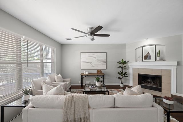 917 Melted Candle CV, Pflugerville, TX 78660