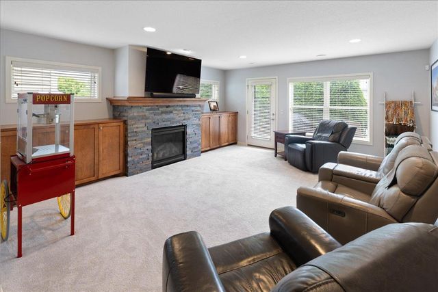 70 Lake Riley Trail, Chanhassen, MN 55317