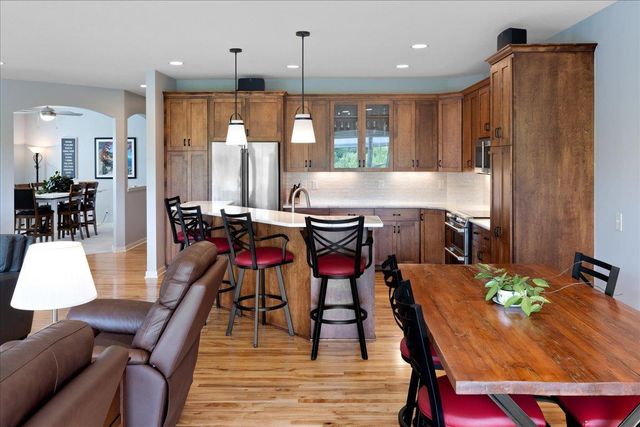70 Lake Riley Trail, Chanhassen, MN 55317