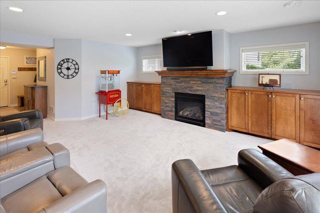 70 Lake Riley Trail, Chanhassen, MN 55317