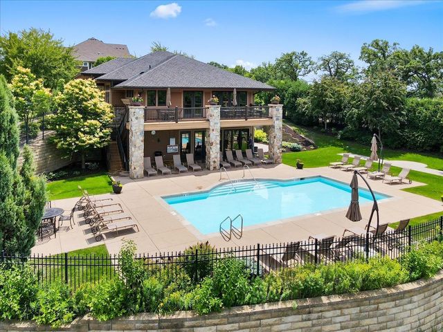 70 Lake Riley Trail, Chanhassen, MN 55317