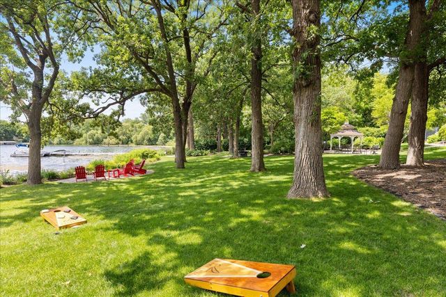 70 Lake Riley Trail, Chanhassen, MN 55317