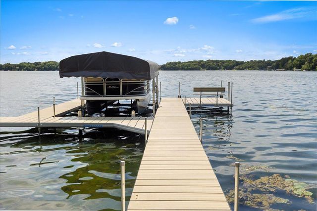 70 Lake Riley Trail, Chanhassen, MN 55317