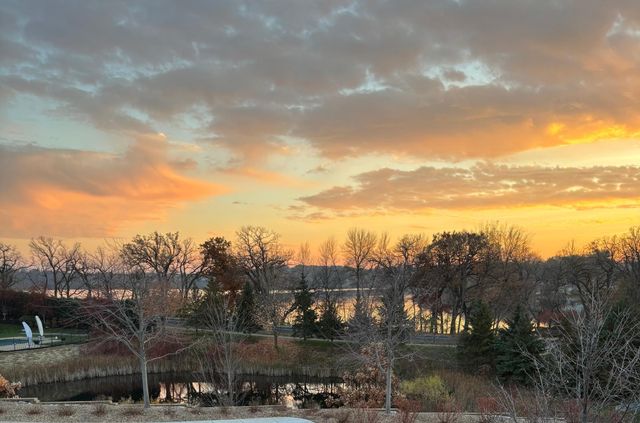 70 Lake Riley Trail, Chanhassen, MN 55317