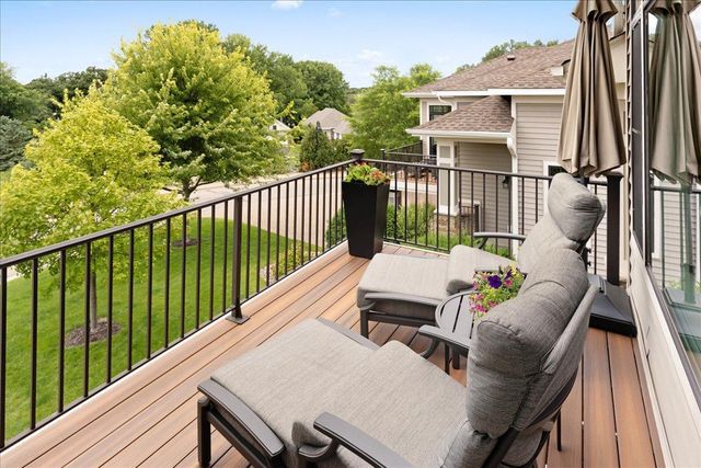 70 Lake Riley Trail, Chanhassen, MN 55317
