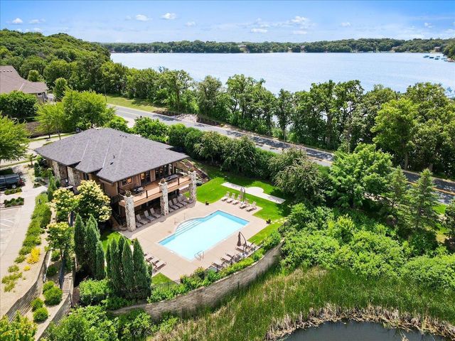 70 Lake Riley Trail, Chanhassen, MN 55317