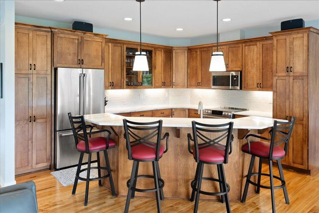70 Lake Riley Trail, Chanhassen, MN 55317