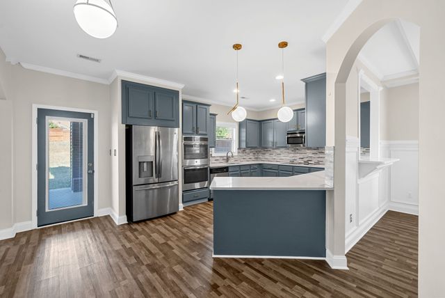 2048 Bandera Dr, Clarksville, TN 37042