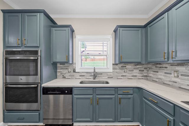 2048 Bandera Dr, Clarksville, TN 37042