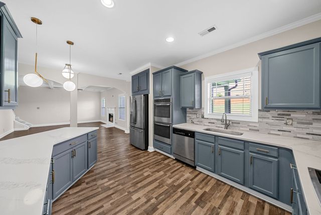 2048 Bandera Dr, Clarksville, TN 37042