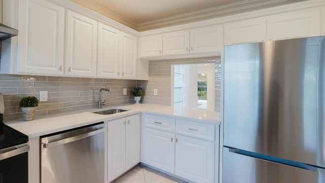 9277 Vista Del Lago B, Boca Raton, FL 33428
