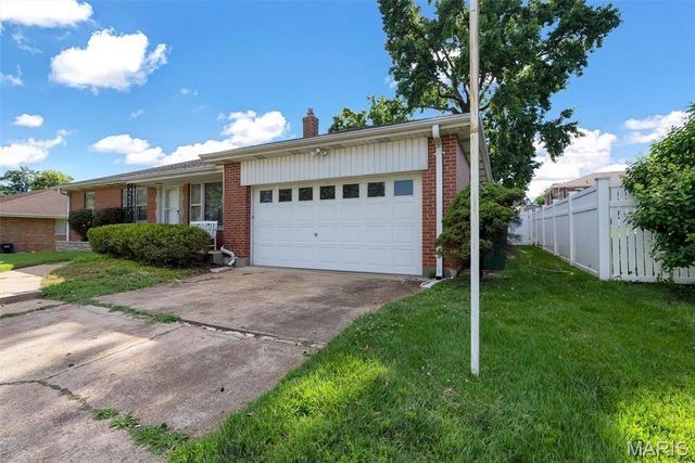 9909 Musick Avenue, St Louis, MO 63123