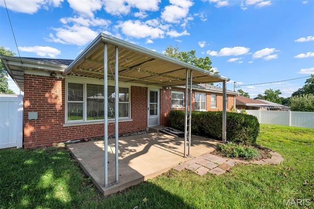 9909 Musick Avenue, St Louis, MO 63123