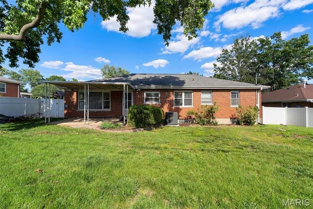9909 Musick Avenue, St Louis, MO 63123