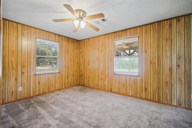 384 Lakeview Drive, Onalaska, TX 77360