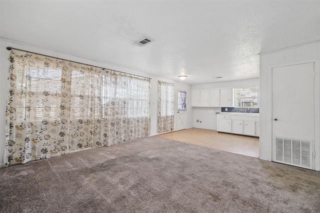 384 Lakeview Drive, Onalaska, TX 77360