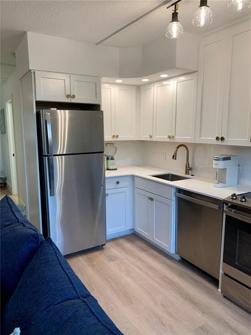 800 BAYWAY BOULEVARD 16, Clearwater Beach, FL 33767