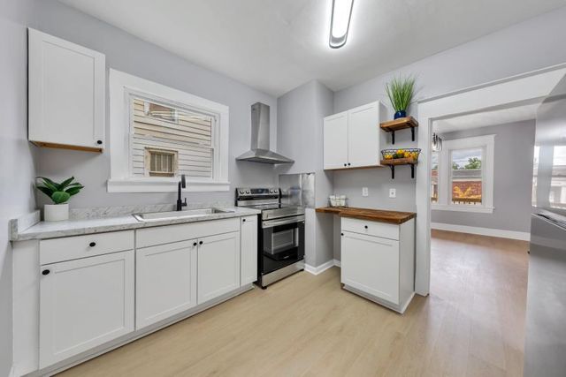 1912 Melrose AVE NW, Roanoke, VA 24017