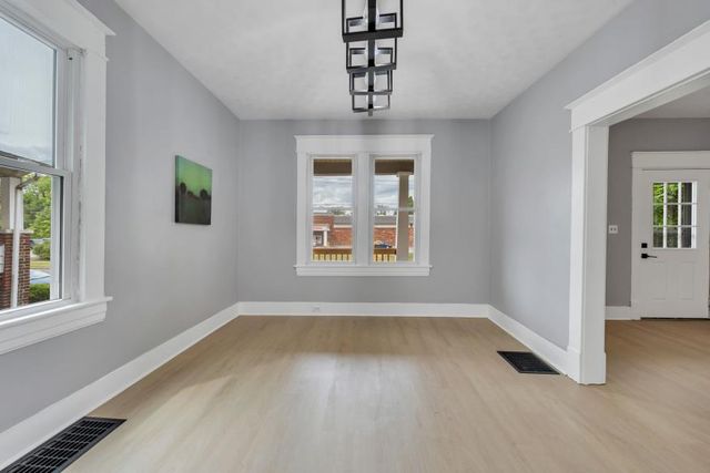 1912 Melrose AVE NW, Roanoke, VA 24017