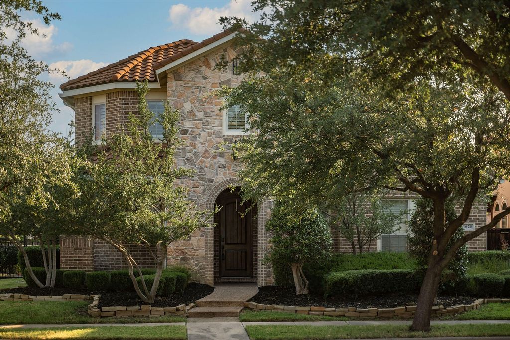 1628 Camino Lago, Irving, TX 75039