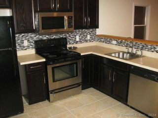 95 Highview Avenue Apt #2, Stamford, CT 06907
