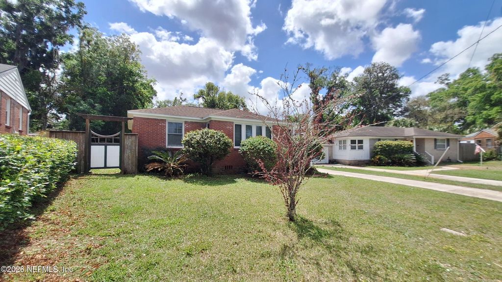 5816 BARTRAM Circle S, Jacksonville, FL 32207