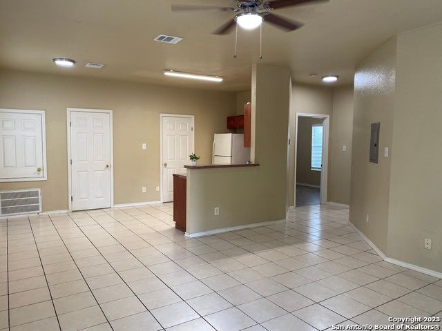 1707 Dawson St Apt 1101, San Antonio, TX 78202