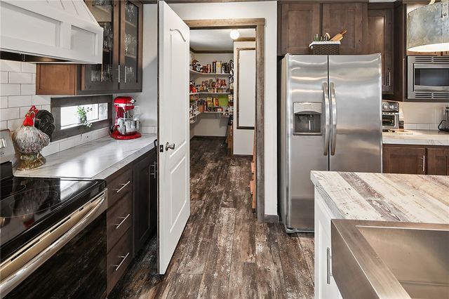 9542 County Road 172, Iola, TX 77861