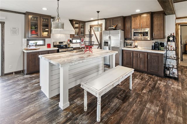 9542 County Road 172, Iola, TX 77861