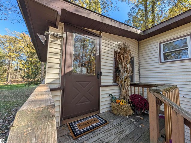 2812 W Wing Road, Mt Pleasant, MI 48858