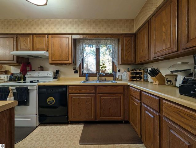 2812 W Wing Road, Mt Pleasant, MI 48858