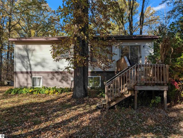 2812 W Wing Road, Mt Pleasant, MI 48858