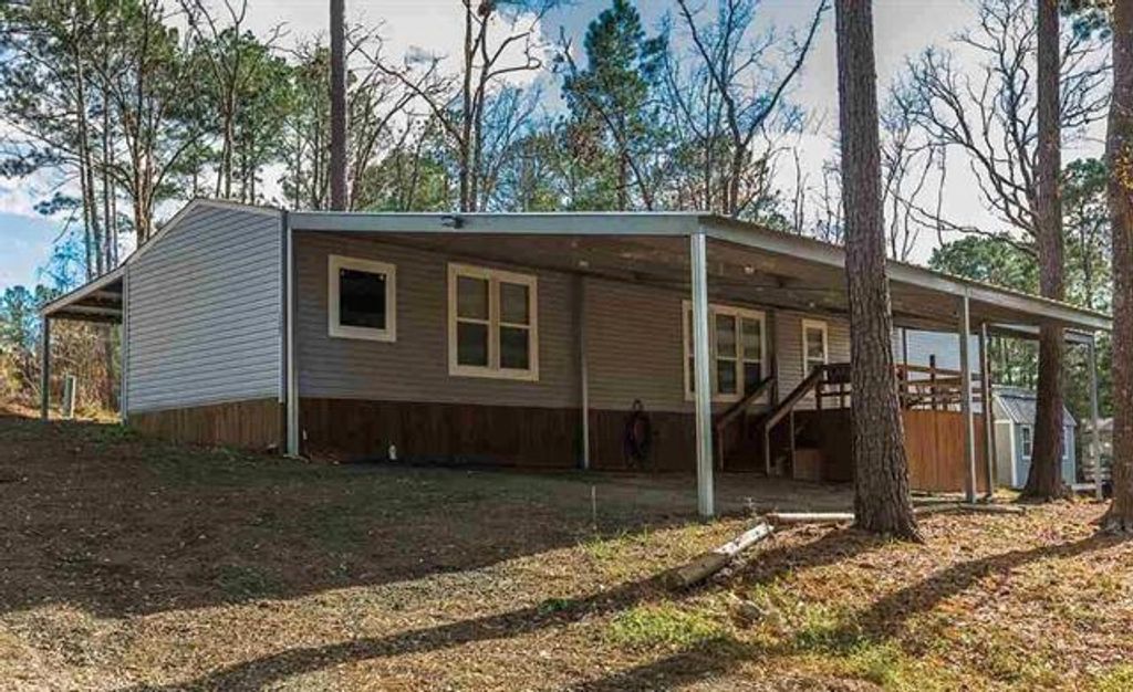 135 Bluejay Drive, Brookeland, TX 75931