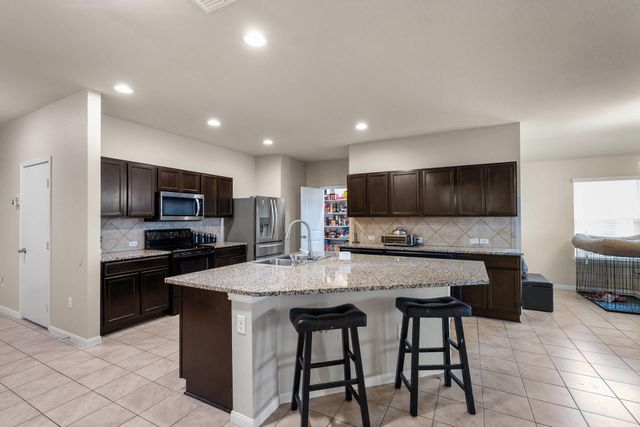 111 Denton DR, Hutto, TX 78634